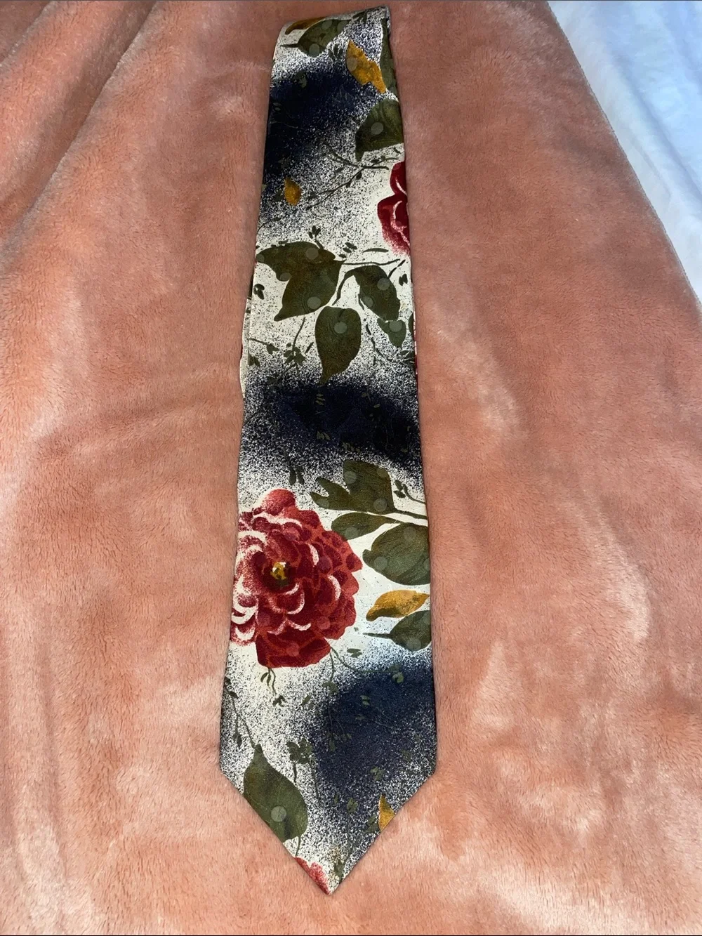 Stuart Hughes tie, floral Spray Pattern Tie - Red Rose on Cream. GRT CRAFTY!!